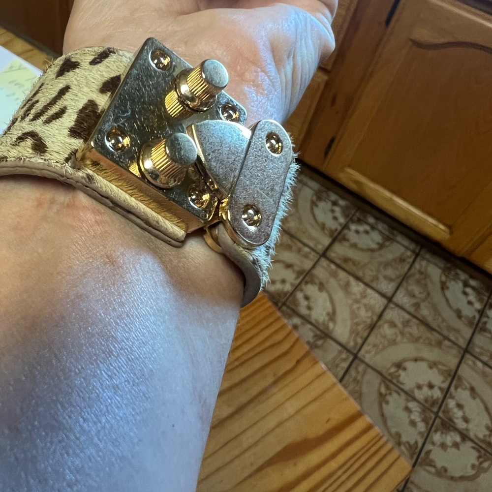 BCBG maxazria bracelet - Picture 3 of 7